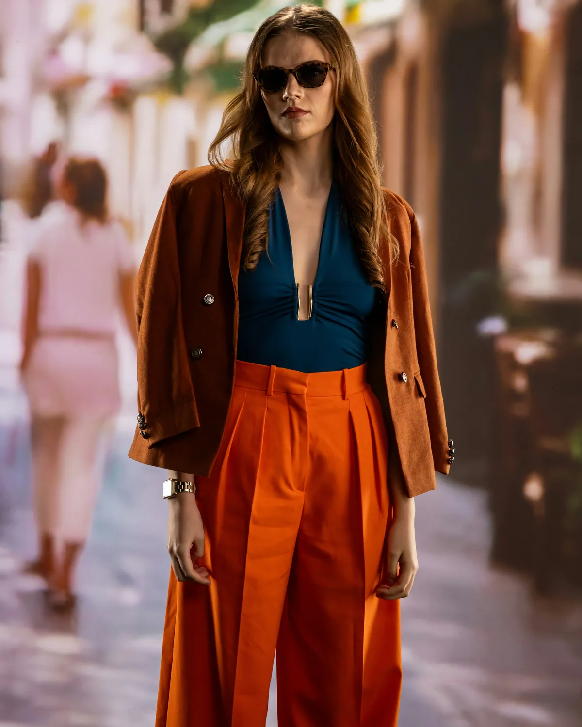 Inverted triangle body shape styling with V-neck top and wide-leg pants