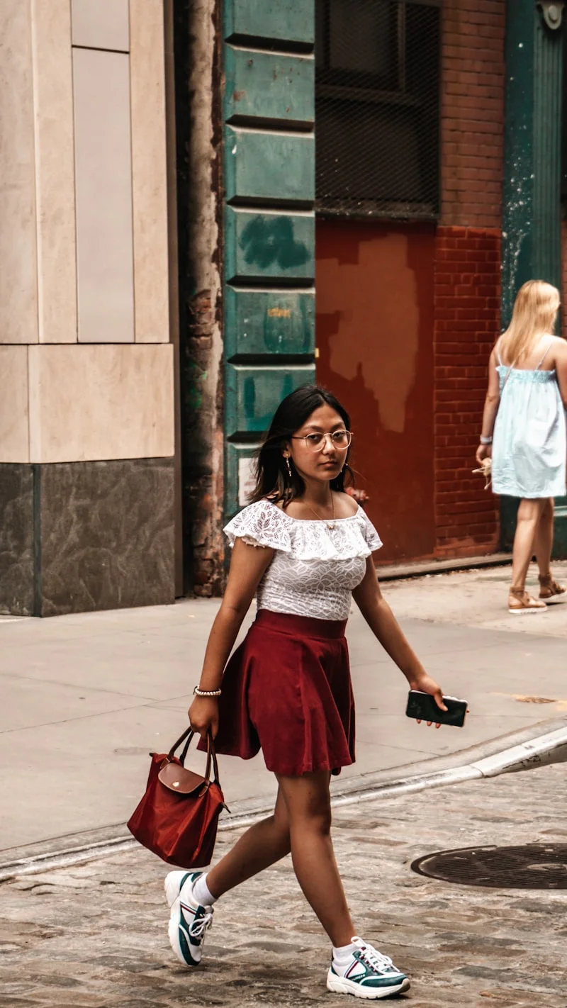 Short hourglass figure outfit with high-waisted styles