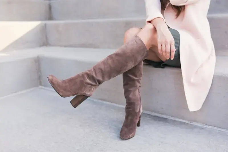 Women's knee-high leather boots